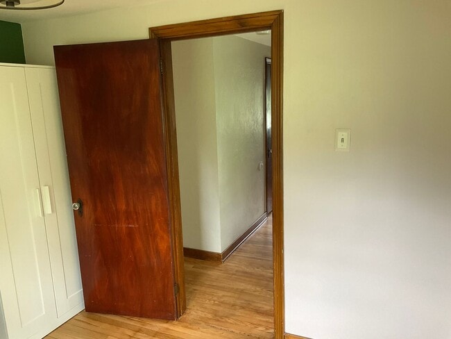 Building Photo - 3 Bedroom - Peaceful Living Just Minutes f...