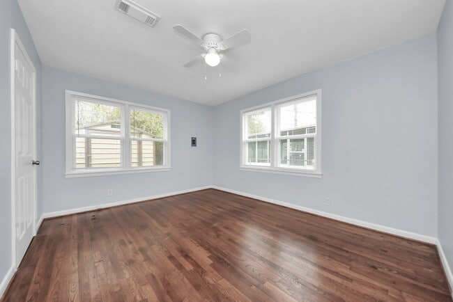 Building Photo - 6214 Diamond Ct