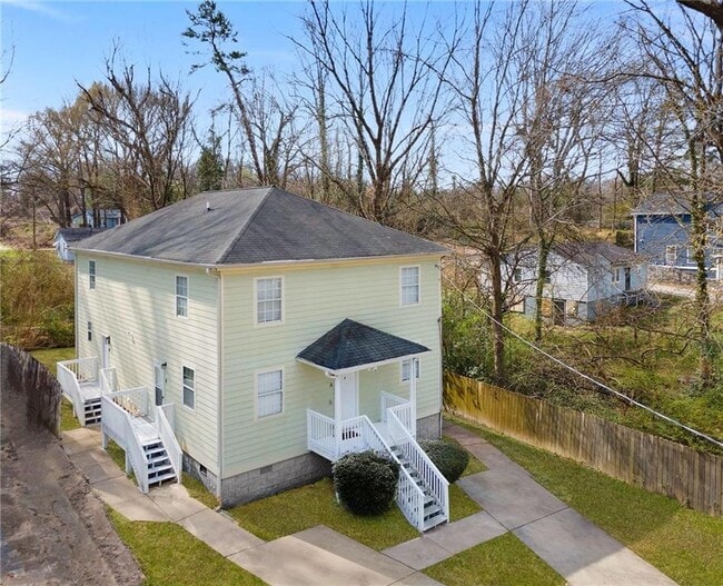 Building Photo - 1396 Kennesaw Dr NW