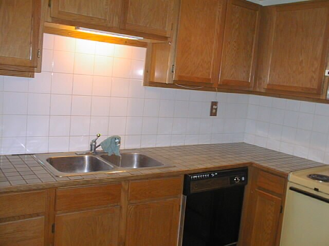 Building Photo - 1024 N Corona St