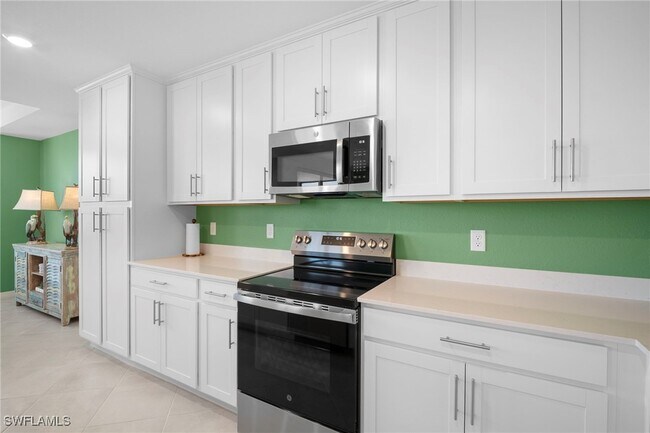 Building Photo - 15285 Grn Acrs Ave