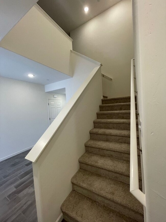 Building Photo - Spacious Modern Family Home in Prime Fresno Location!