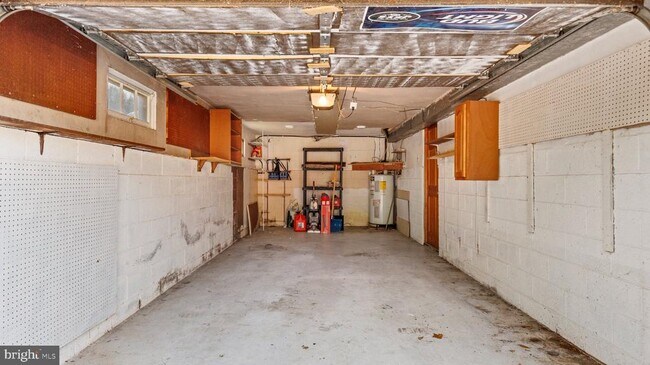 Building Photo - 203 Ashwood Way