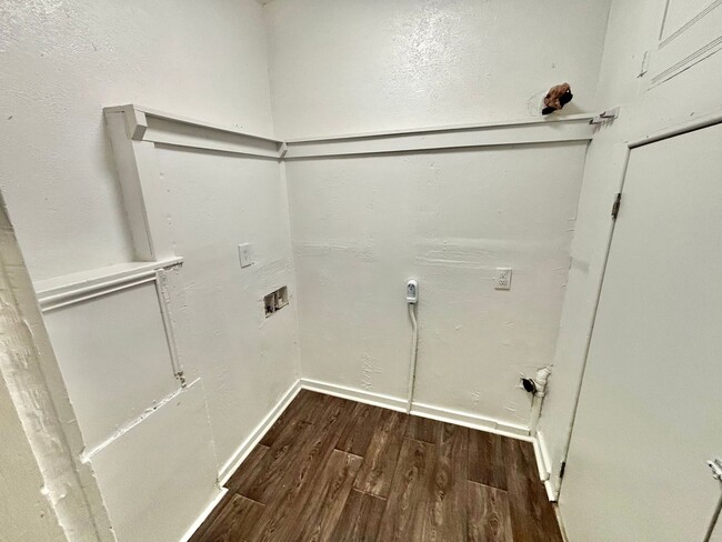 Building Photo - 2612 Hale Ave