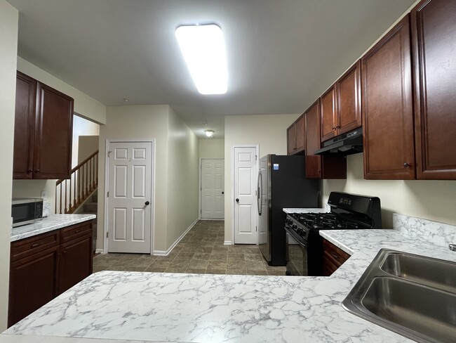 Building Photo - 1904 Maureen Dr