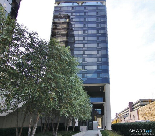 Building Photo - 127 Greyrock Pl