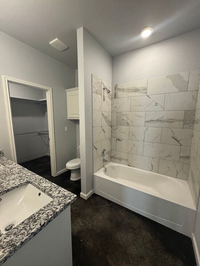 Building Photo - New built located in Beacon Pointe area!!!...