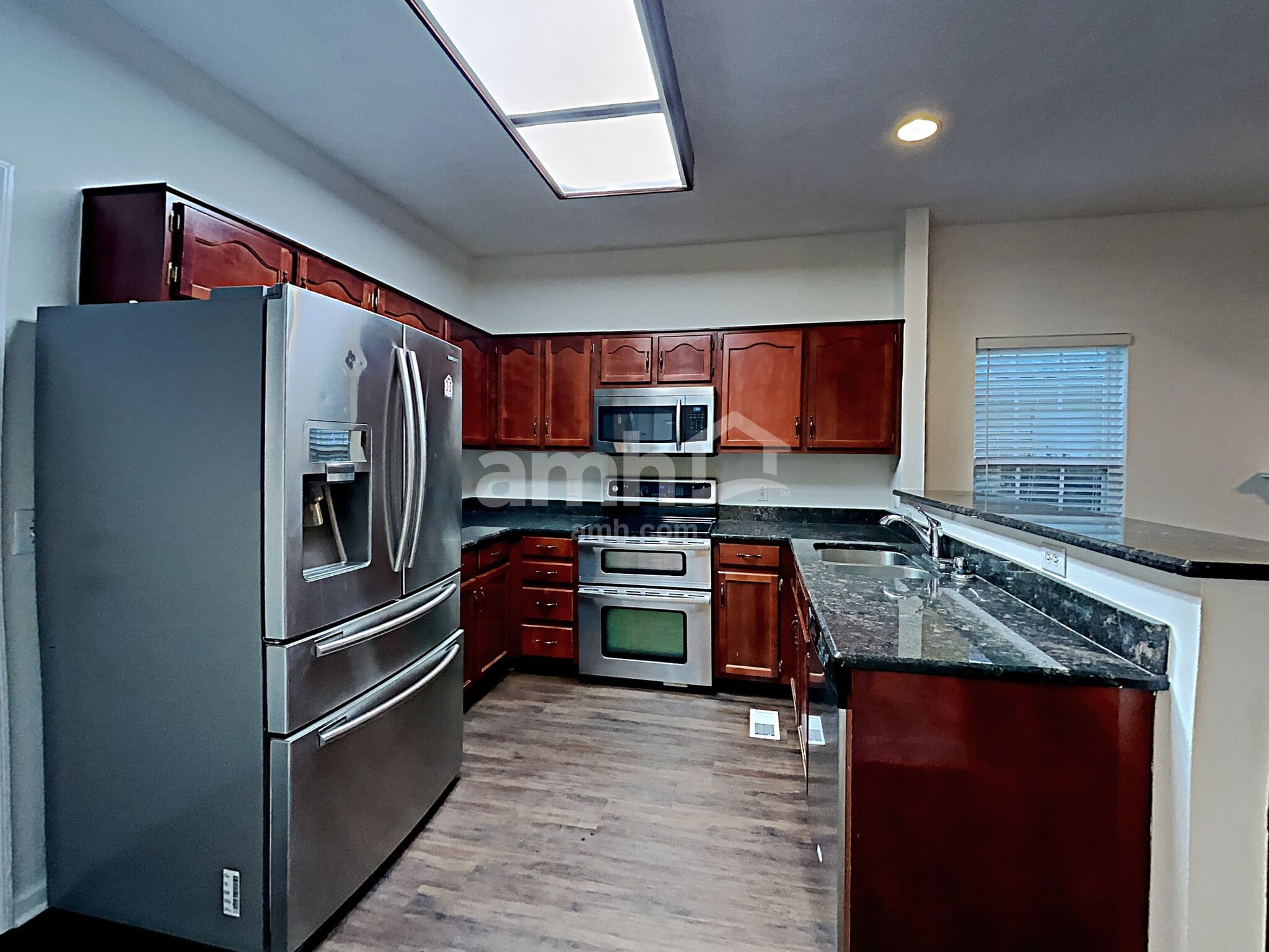 Building Photo - 2805 River Bend Dr