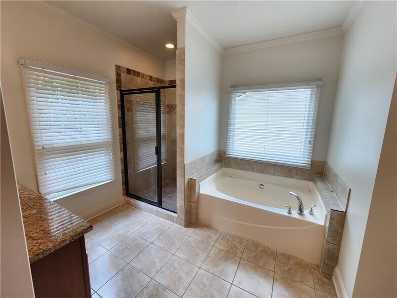 Building Photo - 5430 Delmonte Dr