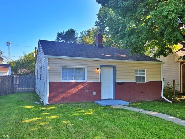Building Photo - 1524 E Legrande Ave