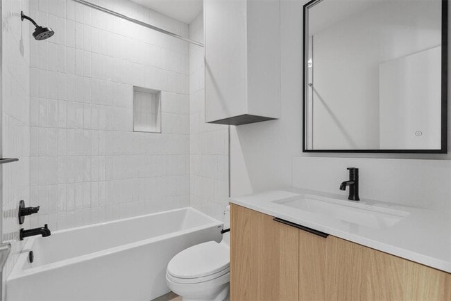 Building Photo - 2611 Wilson St