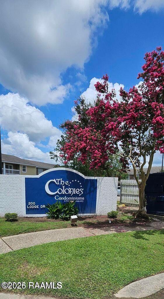 Building Photo - 200 Lodge Dr