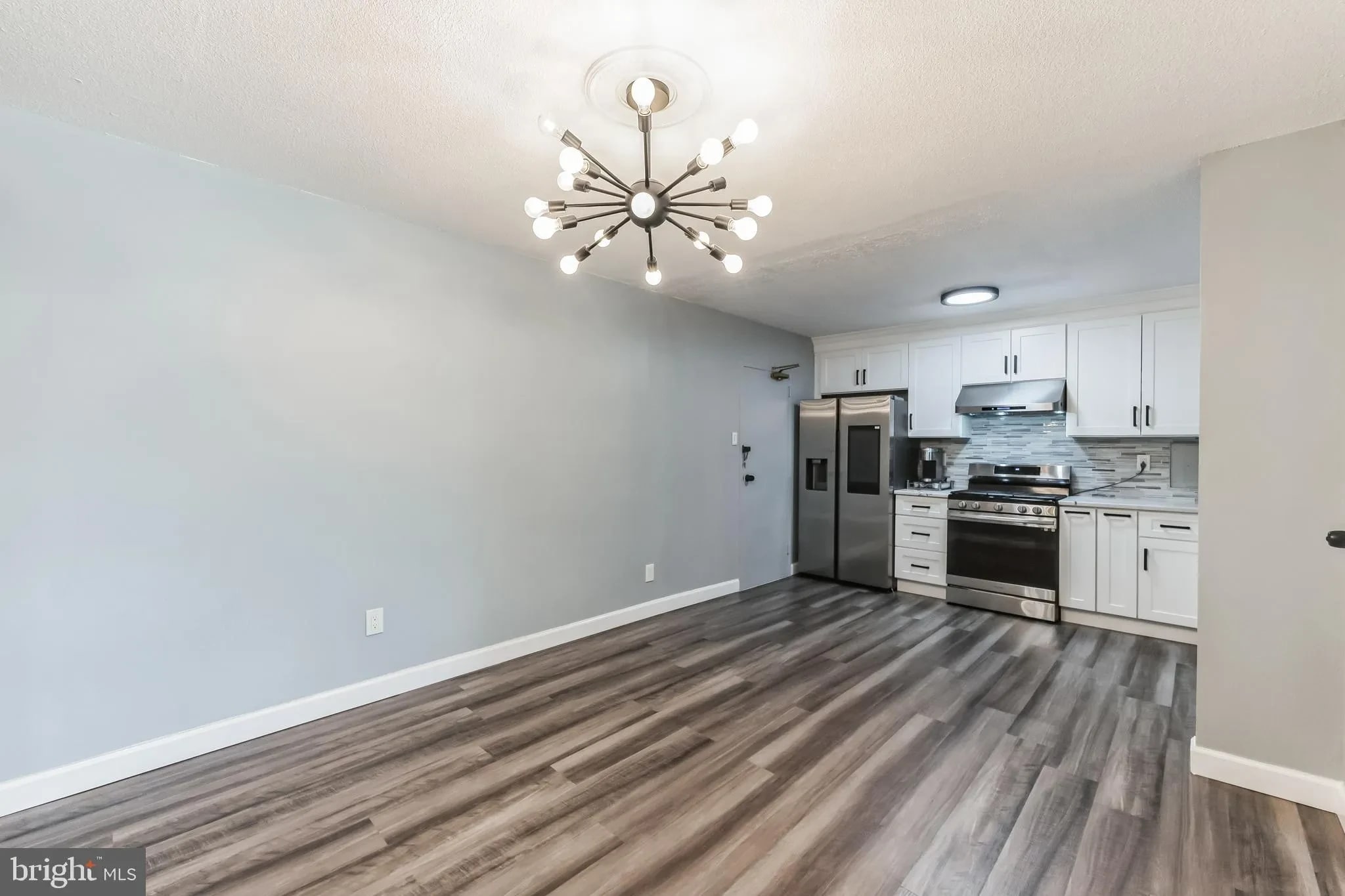 Building Photo - 1300 Army Navy Dr