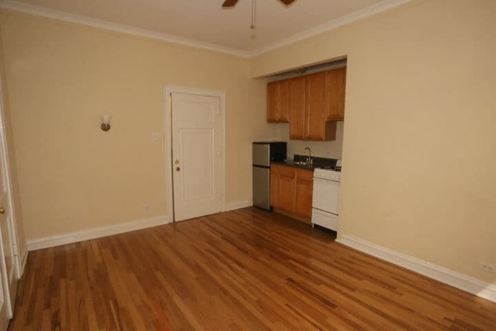 Building Photo - 4551 N Damen