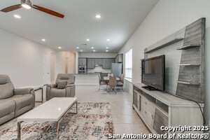 Building Photo - 1114 Aidenbaum