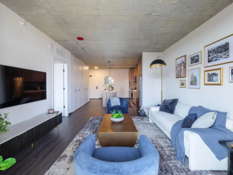 Building Photo - 1645 W Ogden Ave