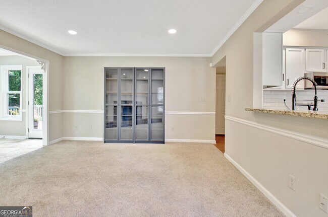 Building Photo - 303 Calgary Dr