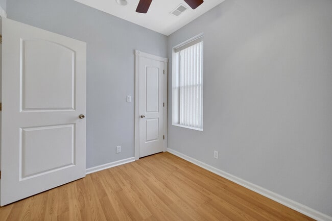 Building Photo - 2257 W Fullerton Ave