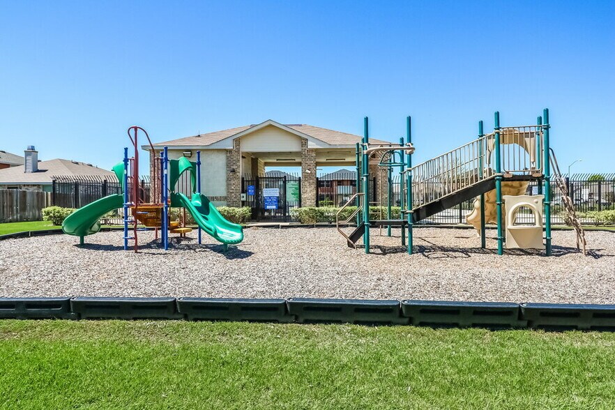 Building Photo - 4113 Hunters Creek Dr
