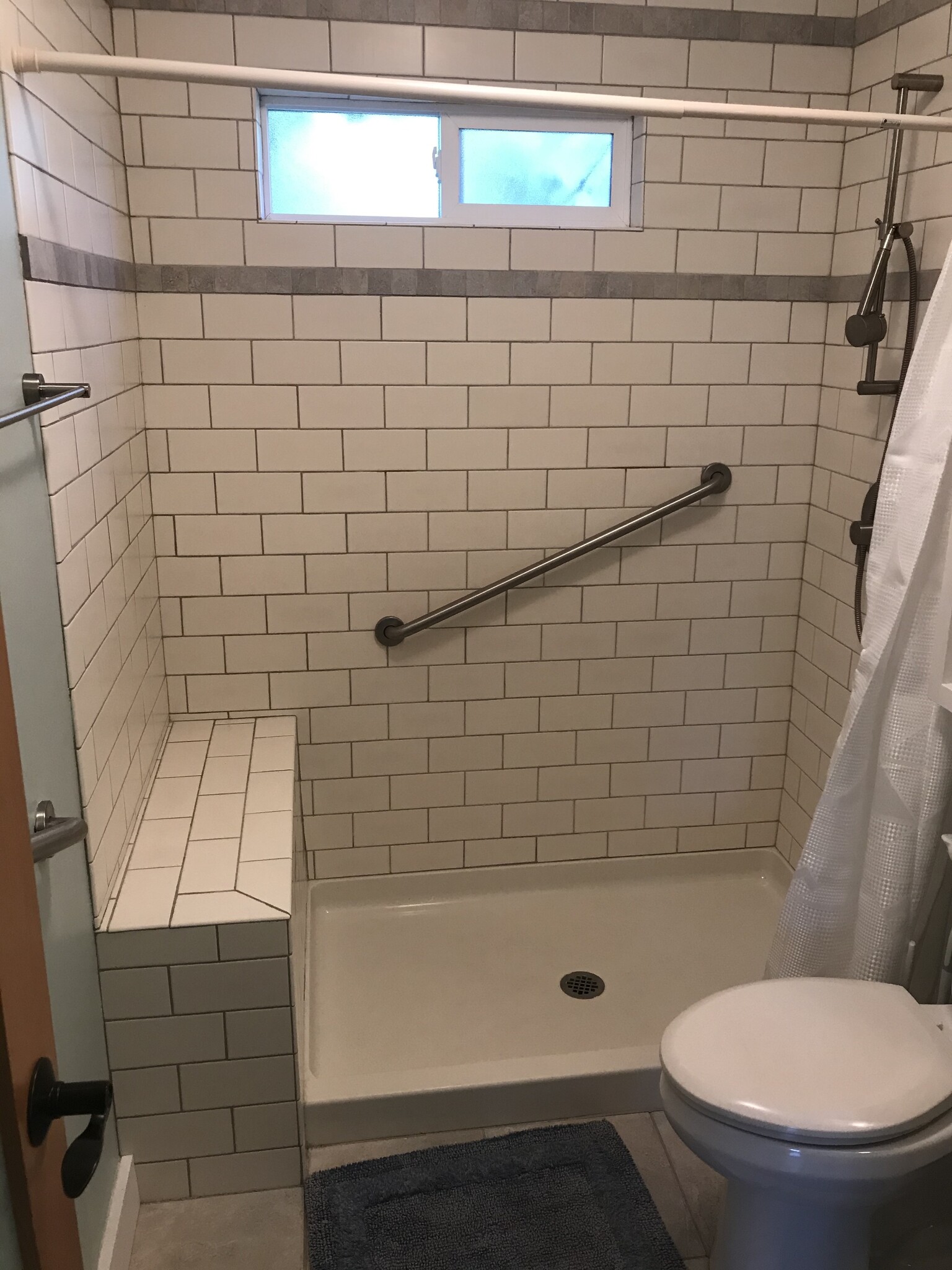 Bathroom - Shower - 3031 Fulton St