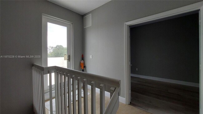 Building Photo - 1115 N 17th Ave