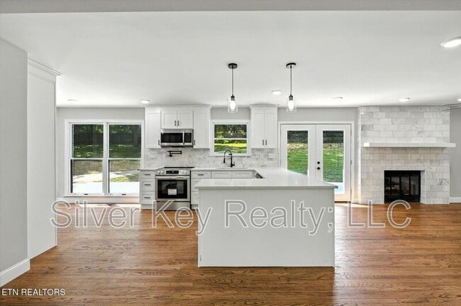 Building Photo - 1113 Springfield Dr