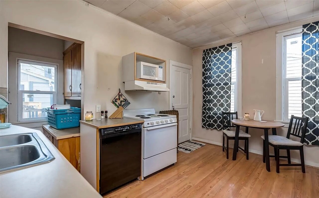 Kitchen - 220 State St