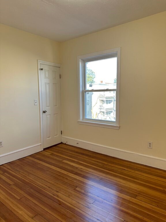 Building Photo - 86 Topliff St