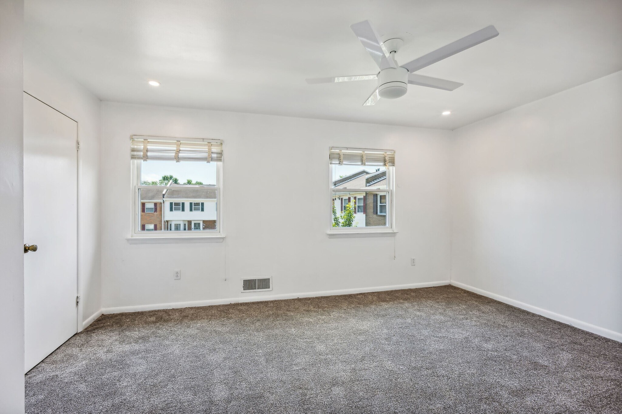 Building Photo - 3019 Sunset Ln