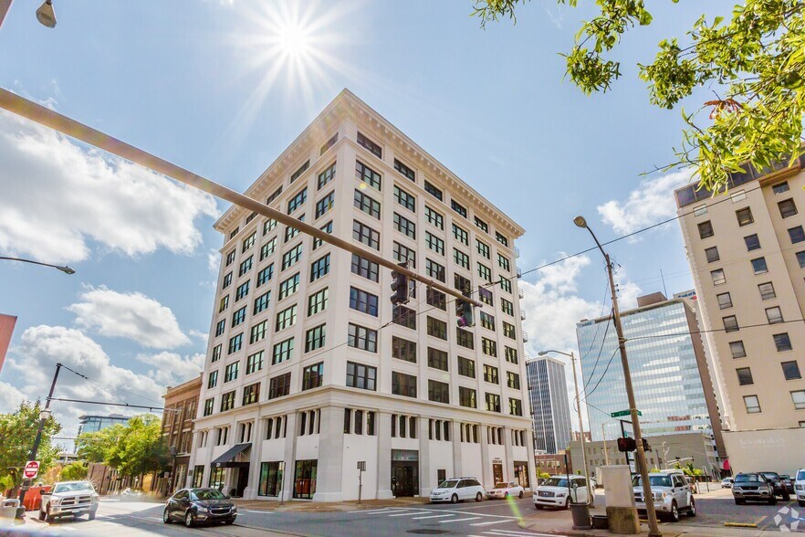 Building Photo - 221 W 2nd St