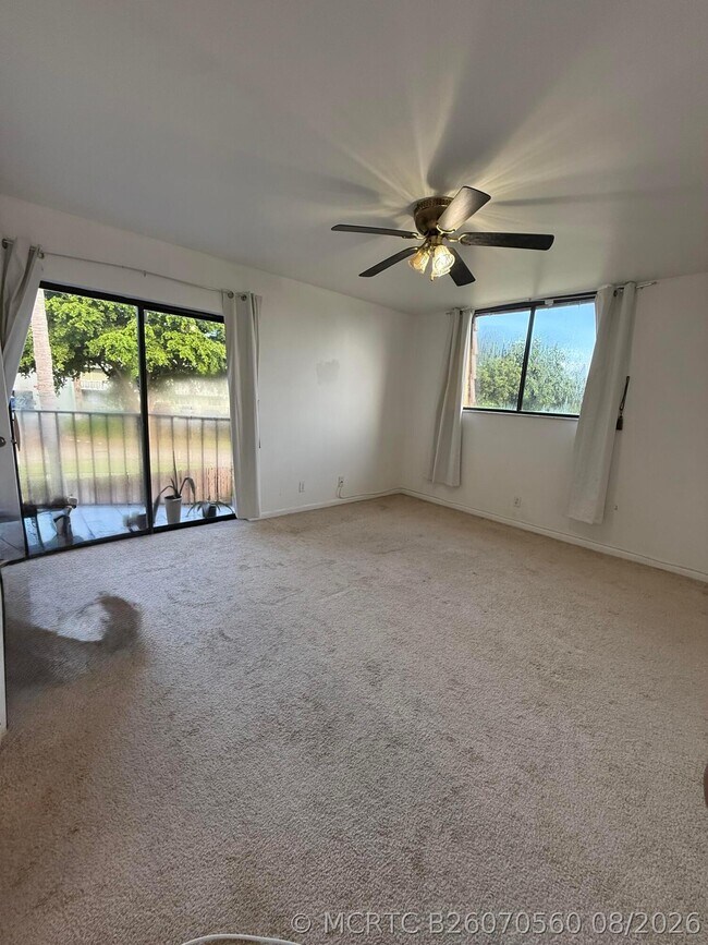 Building Photo - 31 Springdale Cir