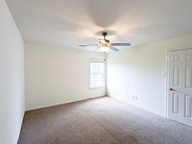 Building Photo - 6223 Summerfield Glade Ln