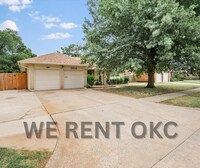 Building Photo - 3016 Shadybrook Dr