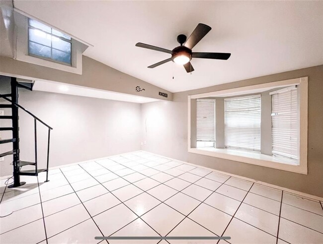 Building Photo - 9226 Spindlewood Dr