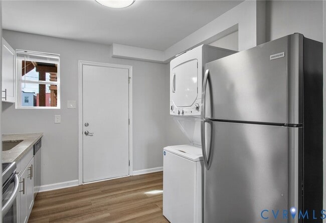 Building Photo - 1837 Grayland Ave