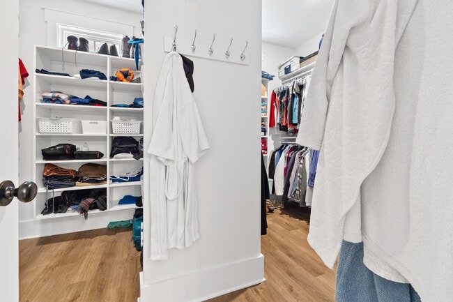 Building Photo - 1100 Hidden Hills Cir