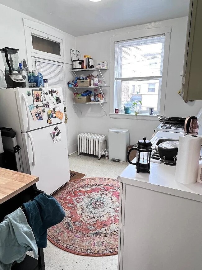 Building Photo - 4538 N Wolcott Ave