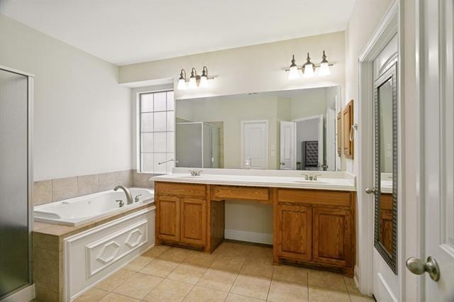 Building Photo - 412 S Hampton Ct