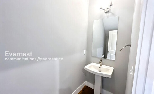 Building Photo - 1063 Montague Pl