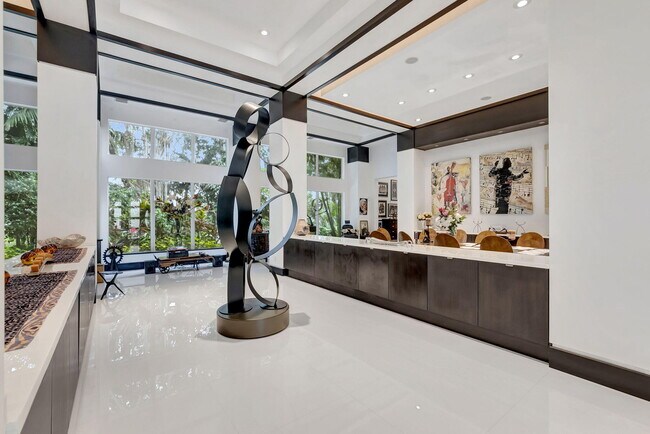 Building Photo - 17070 Royal Cove Way