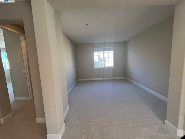 Building Photo - 1695 N Terracina Dr
