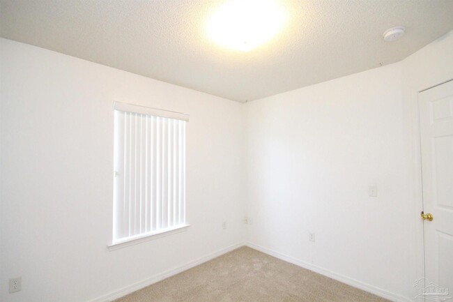 Building Photo - 1077 Antigua Cir