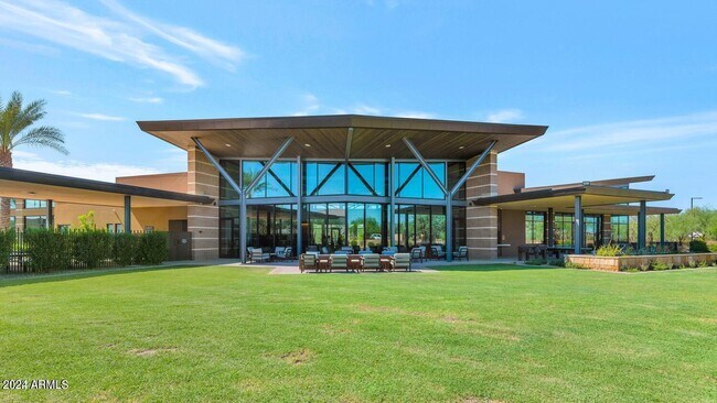 Building Photo - 3318 E Los Gatos Dr