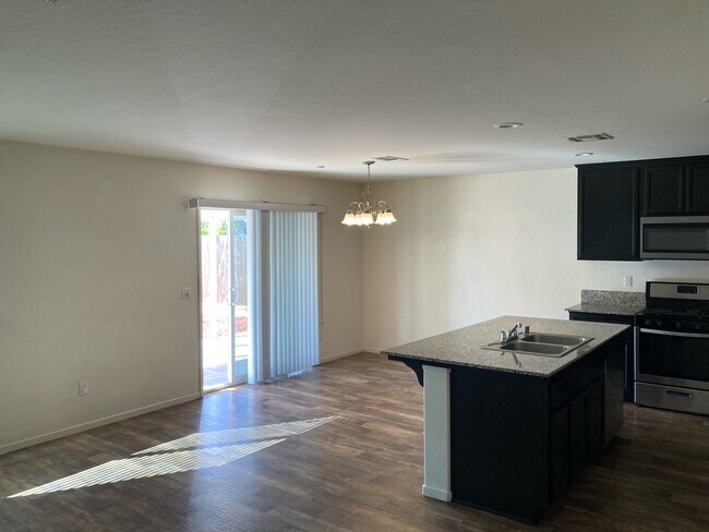 Building Photo - 1527 Virmargo St