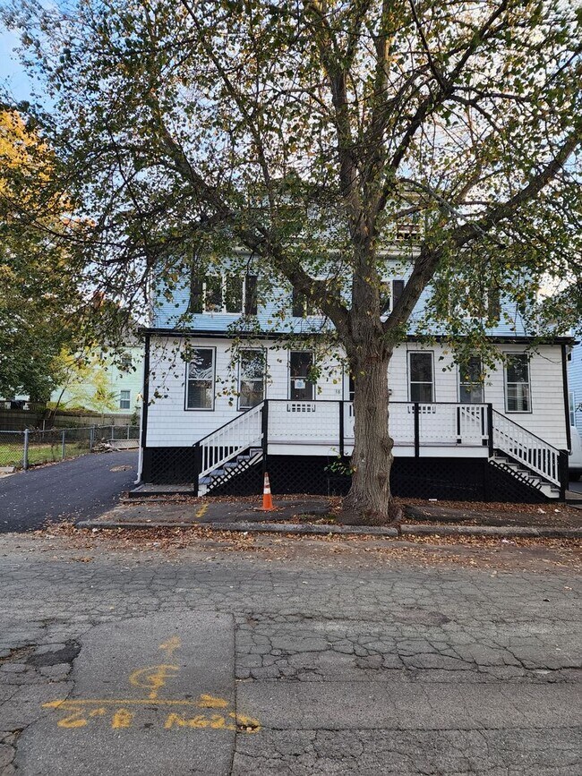 Primary Photo - 38-40 Simon St