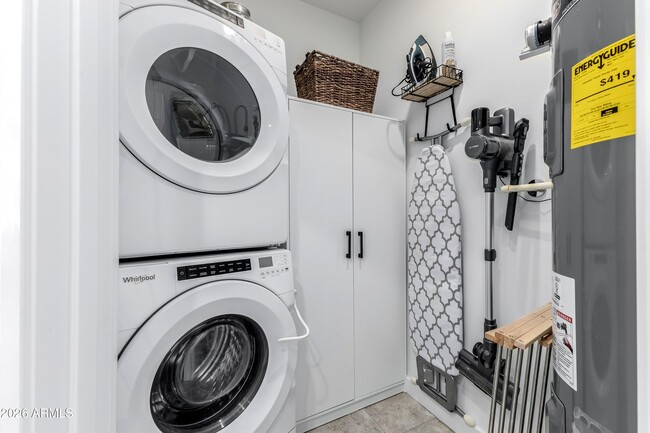 Building Photo - 2511 W Queen Creek Rd