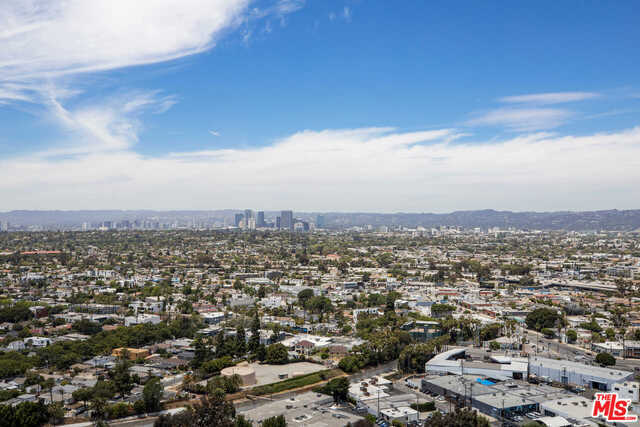 Building Photo - 3311 La Cienega Blvd