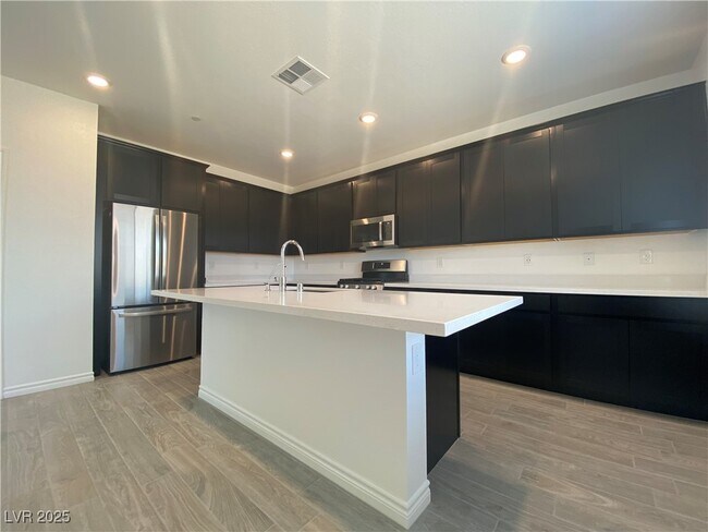 Building Photo - 8846 Sasquatch Run Ave