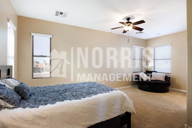 Building Photo - Beautiful Home with a POOL Service Included