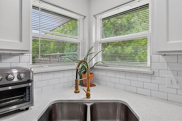 Building Photo - 3513 Sheridon Dr